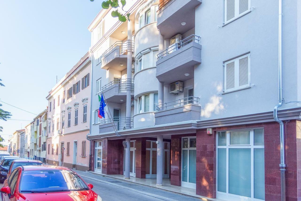 PUY Sunny Corner In City Center With Free Parking 아파트 외부 사진
